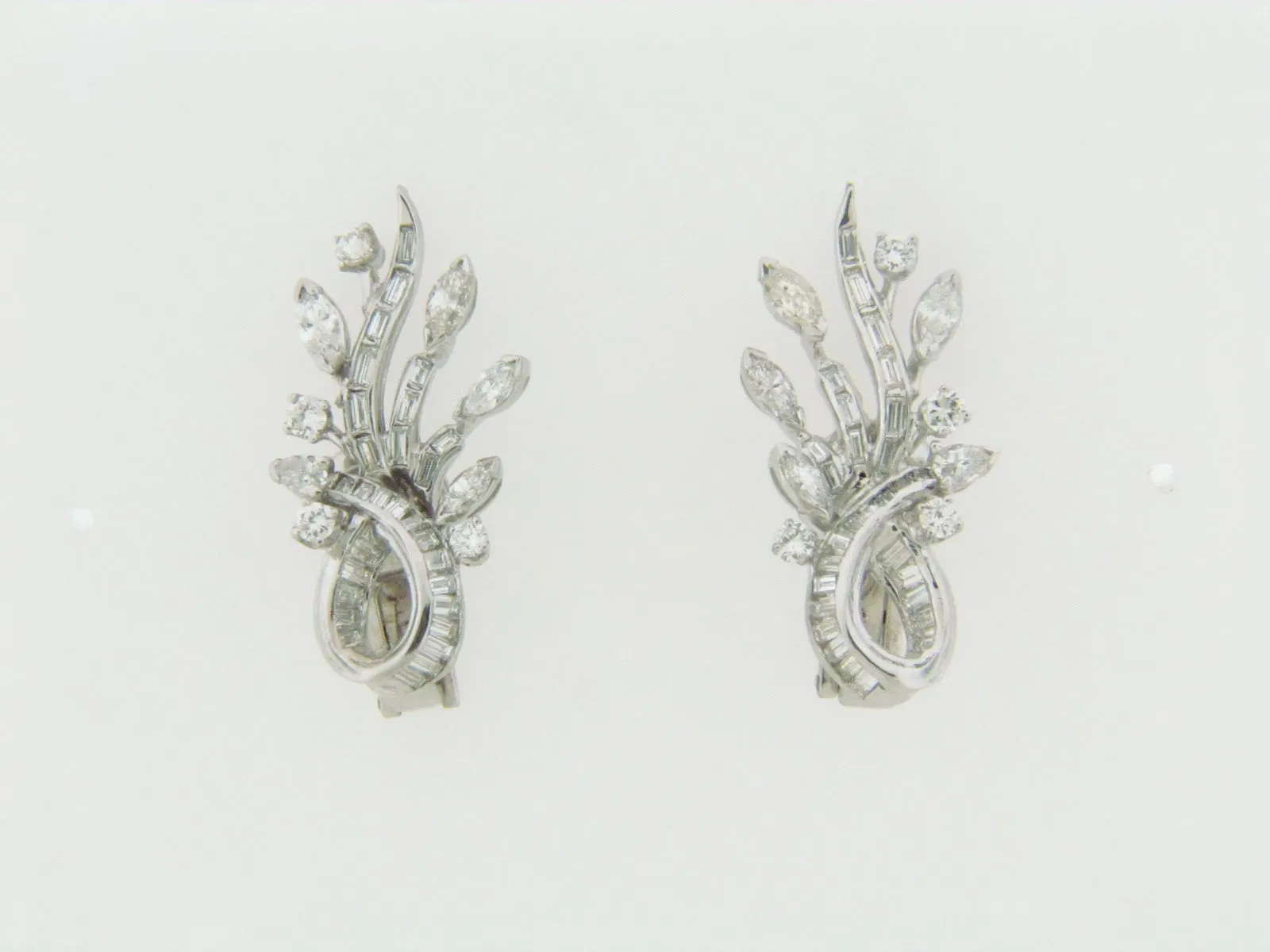 18K WHITE GOLD DIAMOND EARRINGS