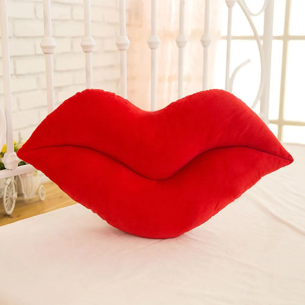 Chic Lip-Design Cushions: Essential Glam Décor